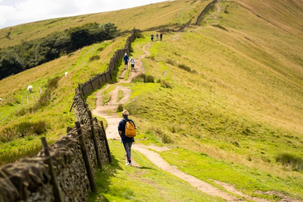 Partez à l"aventure : les meilleurs parcours pour explorer les majestueuses montagnes de făgăraș en roumanie !